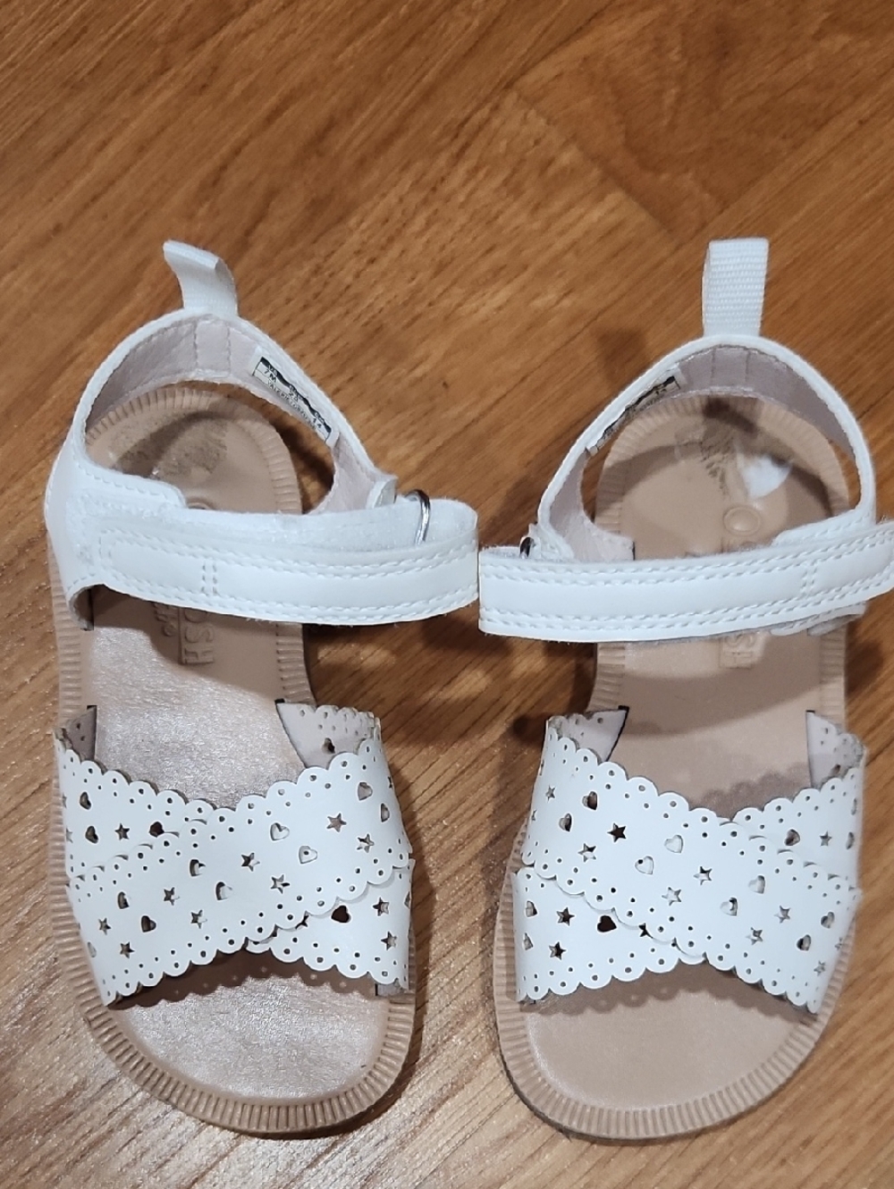 Oshkosh Kids White Sandals with Star Cutouts